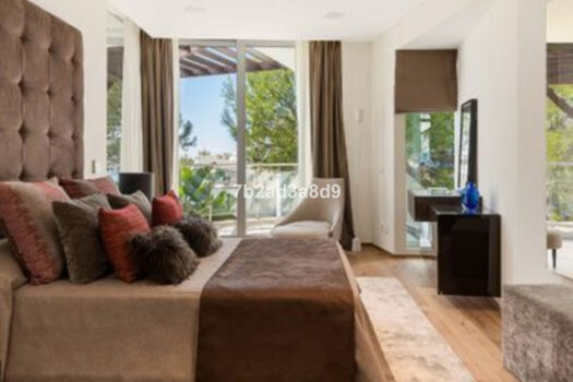 3 Bed Detached Villa for sale in The Golden Mile, Costa del Sol