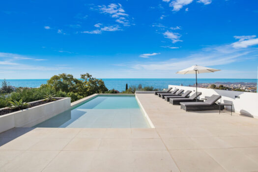 4 Bed Detached Villa for sale in Fuengirola, Costa del Sol