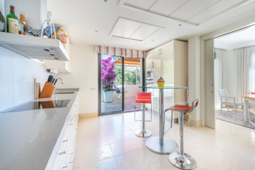 3 Bed Penthouse Apartment for sale in Altos de los Monteros, Costa del Sol