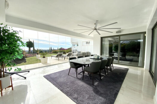 4 Bed Ground Floor Apartment for sale in Los Flamingos, Costa del Sol