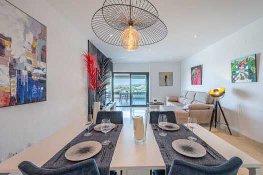 2 Bed Ground Floor Apartment for sale in Benahavis, Costa del Sol