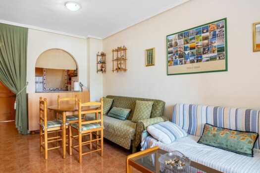 Cozy corner apartment with communal pool ideal for families and investors