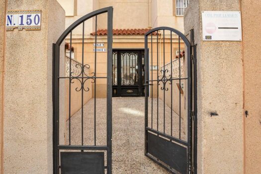 Cozy corner apartment with communal pool ideal for families and investors