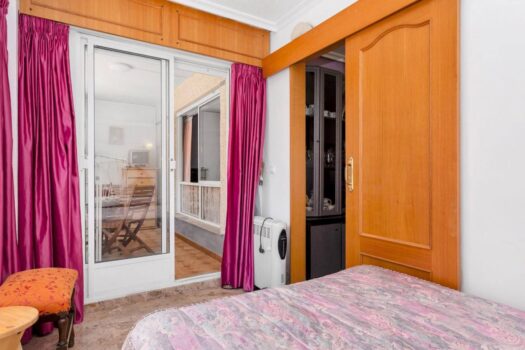 Discover this charming apartment in the sought-after area of Punta Prima!