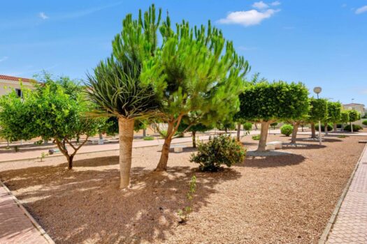 Coastal Tranquility: Top Floor Bungalow in Aguas Nuevas, Torrevieja.