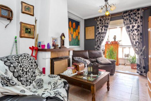 Coastal Tranquility: Top Floor Bungalow in Aguas Nuevas, Torrevieja.