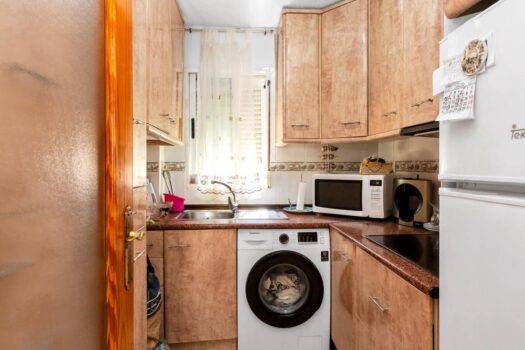 Coastal Tranquility: Top Floor Bungalow in Aguas Nuevas, Torrevieja.