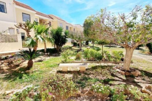 Coastal Tranquility: Top Floor Bungalow in Aguas Nuevas, Torrevieja.