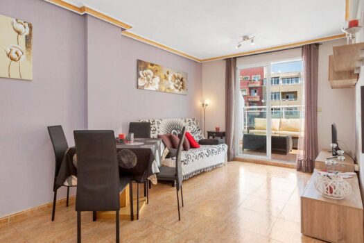 Fantastic penthouse, with a 25 m2 terrace, garage, storage room and pool!
