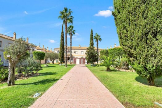 SOUTH bungalow two bedrooms with pool and common areas