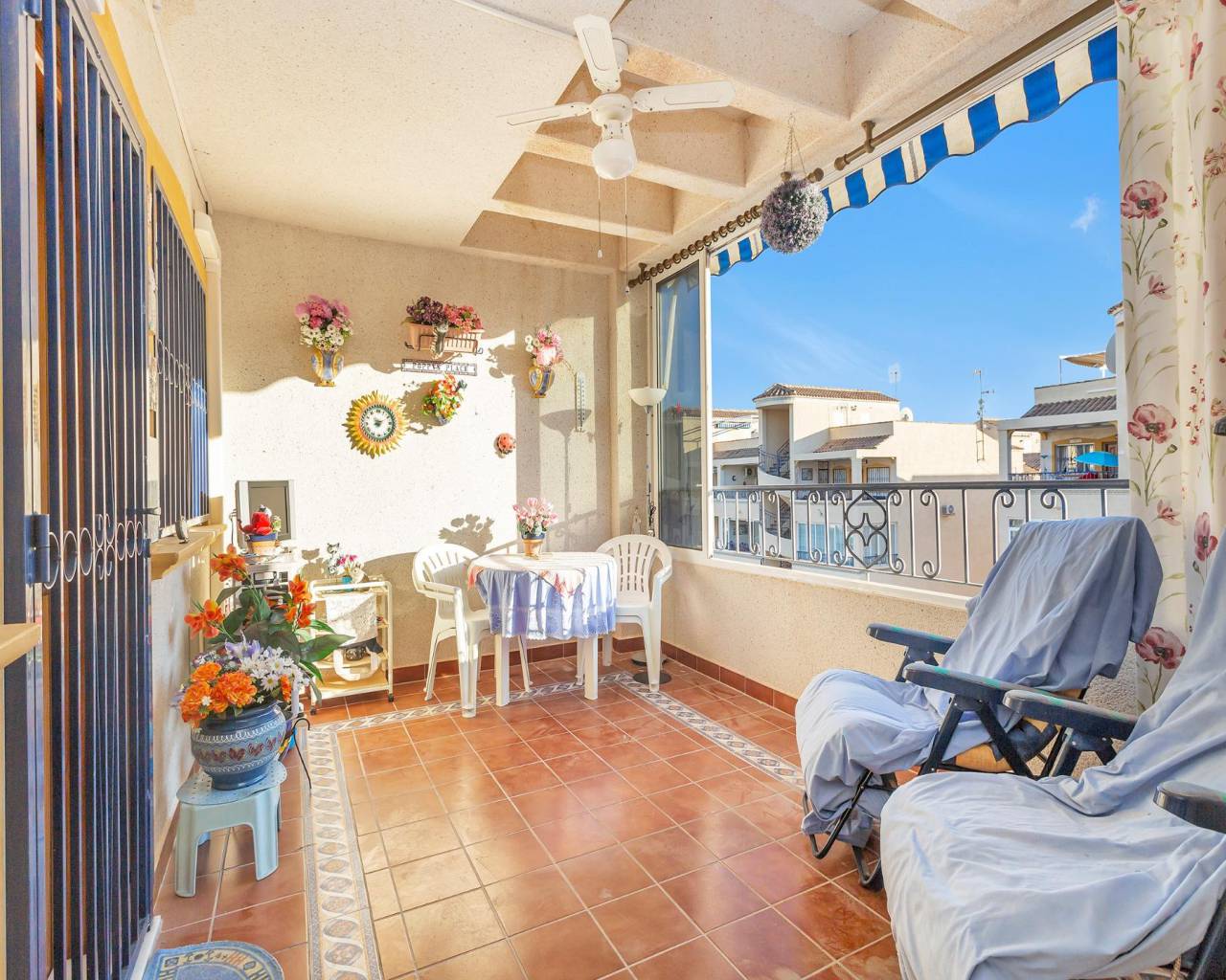 SOUTH penthouse with private 40 m2 solarium with storage room and ...