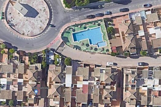 TOWNHOUSE OPPORTUNITY IN LOS ALTOS