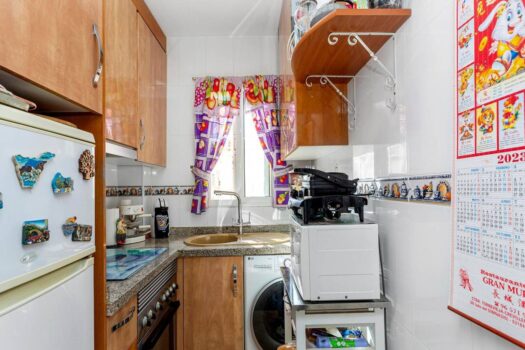 Bungalow with pool and gardens in a gated community, ideal for investors