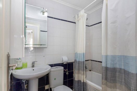 Opportunity for 3 bedrooms with pool and green areas