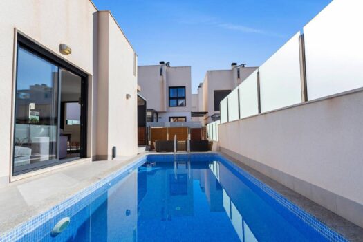 Magnificent independent villa with pool!!