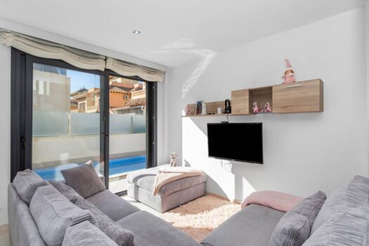 Magnificent independent villa with pool!!