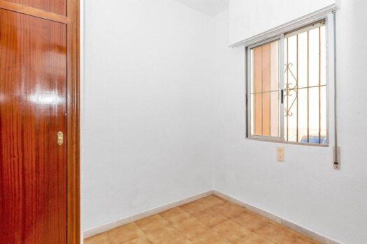 Opportunity in La Mata ground floor with 1 bedroom plot