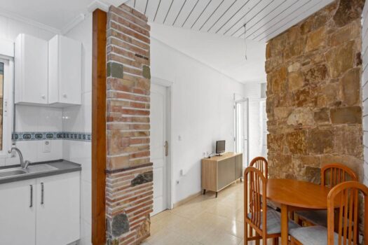 Apartment just a 9-minute walk from Playa del Cura!