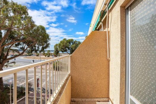 Opportunity at an unbeatable price! Your South home a stone’s throw from the dunes and the sea