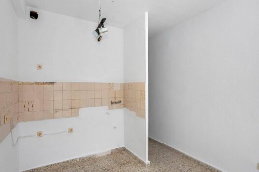 Opportunity at an unbeatable price! Your South home a stone’s throw from the dunes and the sea