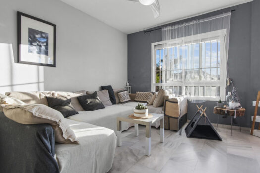 4 Bed Middle Floor Apartment for sale in Fuengirola, Costa del Sol