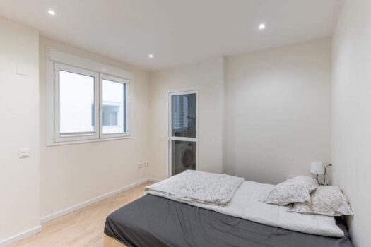 2 Bed Middle Floor Apartment for sale in Nueva Andalucia, Costa del Sol