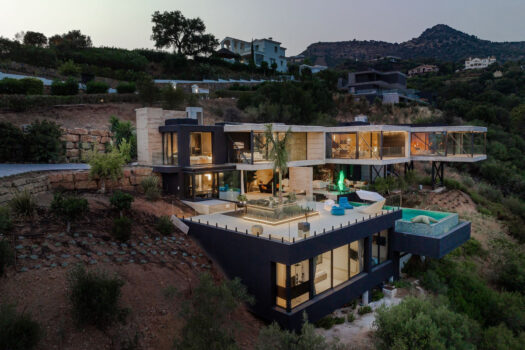 5 Bed Detached Villa for sale in Benahavis, Costa del Sol