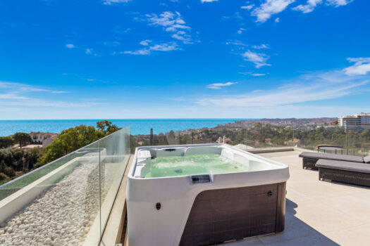 4 Bed Detached Villa for sale in Fuengirola, Costa del Sol