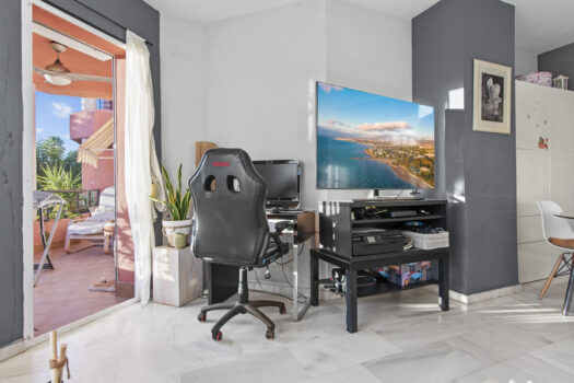 4 Bed Middle Floor Apartment for sale in Fuengirola, Costa del Sol