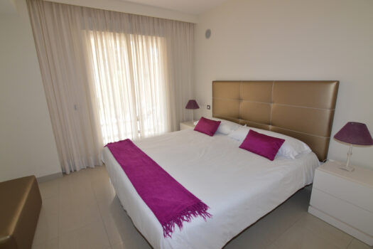 2 Bed Ground Floor Apartment for sale in New Golden Mile, Costa del Sol