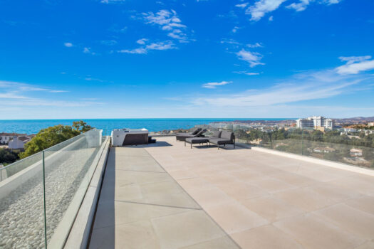 4 Bed Detached Villa for sale in Fuengirola, Costa del Sol