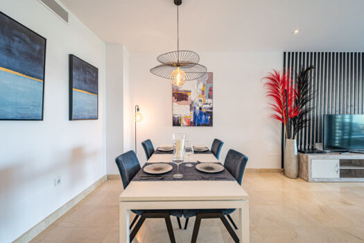 2 Bed Ground Floor Apartment for sale in Benahavis, Costa del Sol