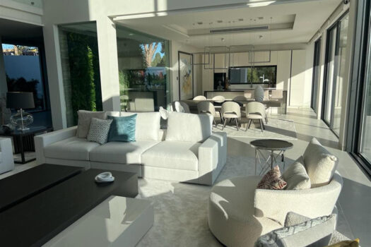 6 Bed Detached Villa for sale in Elviria, Costa del Sol