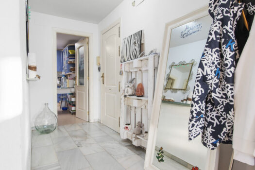 4 Bed Middle Floor Apartment for sale in Fuengirola, Costa del Sol