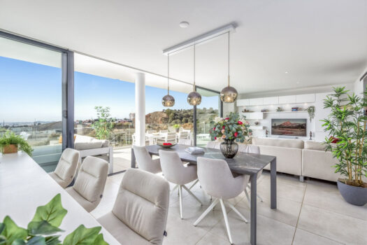 3 Bed Middle Floor Apartment for sale in Fuengirola, Costa del Sol