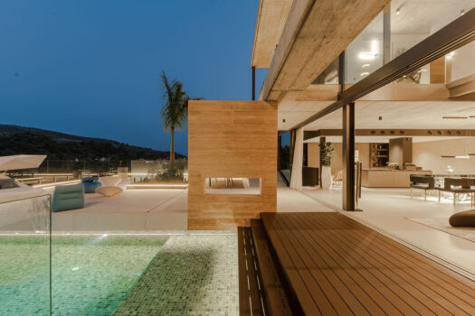 5 Bed Detached Villa for sale in Benahavis, Costa del Sol