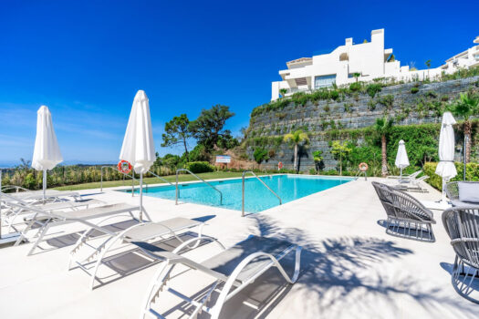 4 Bed Penthouse Apartment for sale in Benahavis, Costa del Sol