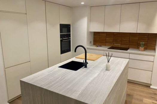 3 Bed Ground Floor Apartment for sale in The Golden Mile, Costa del Sol