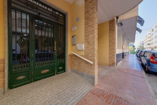 Pěkný apartmán s garáží Torrevieja.