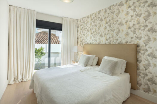 Samostatná vila – 5 ložnic – Nueva Andalucia