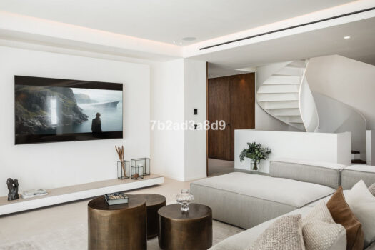 6 Bed Detached Villa for sale in La Quinta, Costa del Sol