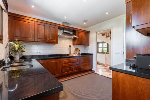 5 Bed Detached Villa for sale in Estepona, Costa del Sol