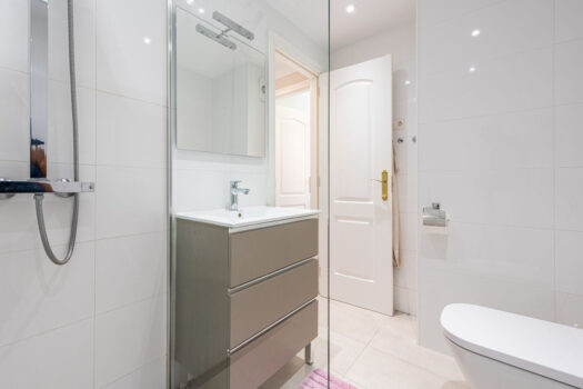 2 Bed Penthouse Apartment for sale in Benalmadena Costa, Costa del Sol