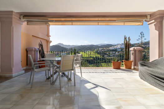3 Bed Terraced Townhouse for sale in Benahavis, Costa del Sol