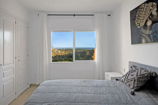 2 Bed Middle Floor Apartment for sale in Elviria, Costa del Sol