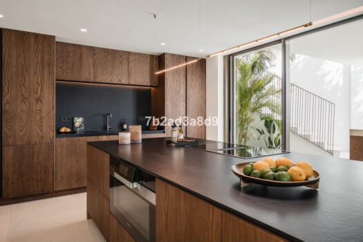 6 Bed Detached Villa for sale in La Quinta, Costa del Sol