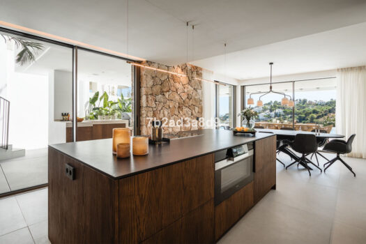 6 Bed Detached Villa for sale in La Quinta, Costa del Sol