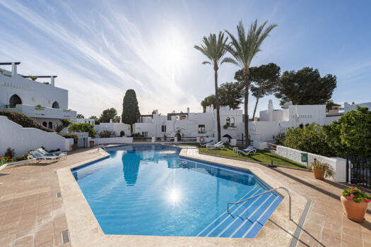 Řadový dům – 4 ložnice – Nueva Andalucia