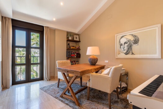 5 Bed Detached Villa for sale in Estepona, Costa del Sol