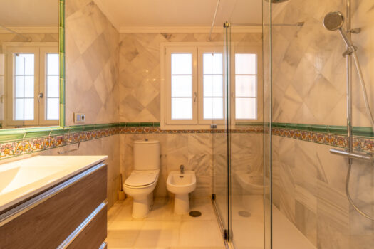 3 Bed Terraced Townhouse for sale in Benahavis, Costa del Sol